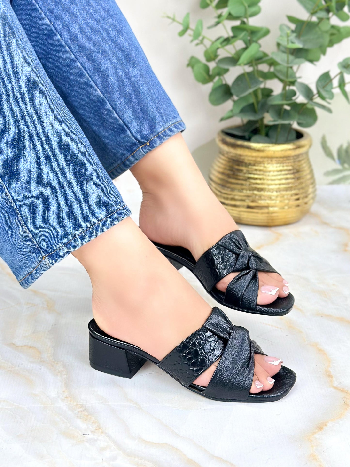 TACON EMMA CUERO