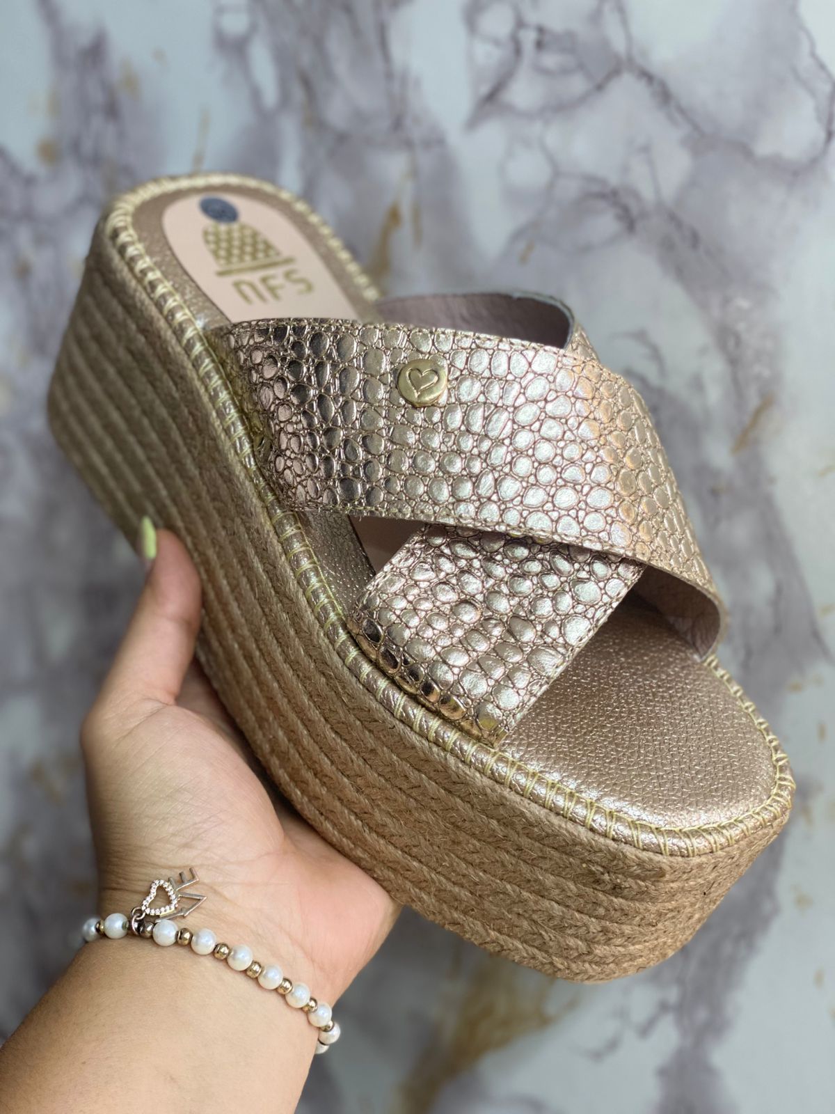 PLATAFORMA MARIA YUTE CRUZADA CUERO