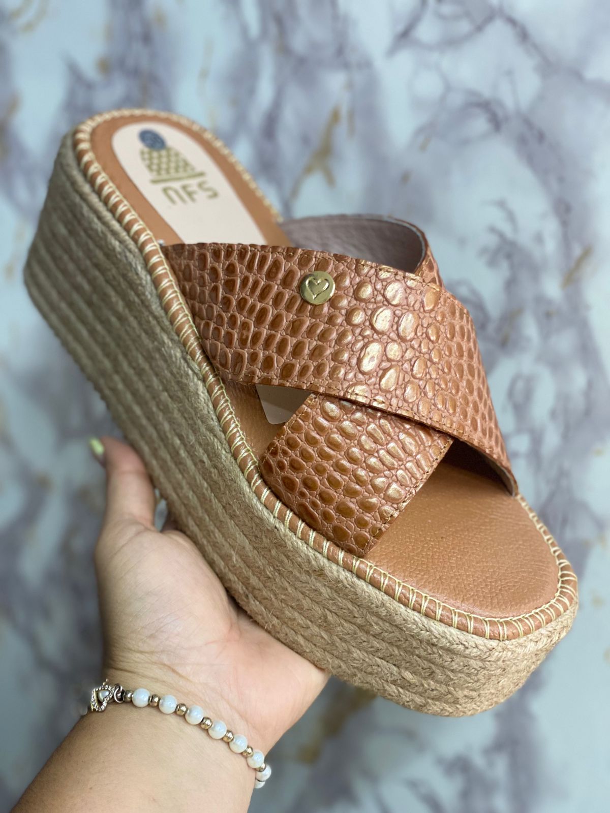 PLATAFORMA MARIA YUTE CRUZADA CUERO